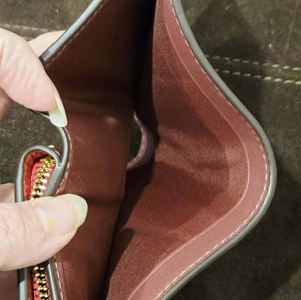 Coach 1941 Red Pebbled Leather Wallet Item #C2862 New With Tag No Use Or Stains - Picture 6 of 7